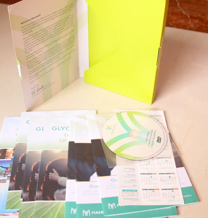 Booklets with cds and cloth rule then be packed into a folder