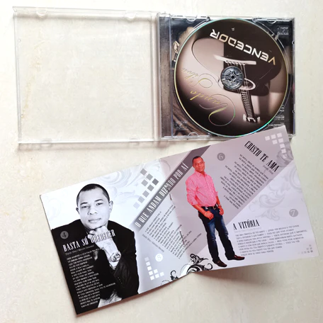CD Disc With 8 Pages Booklet In 10.4mm Clear CD Jewel Case Packaging